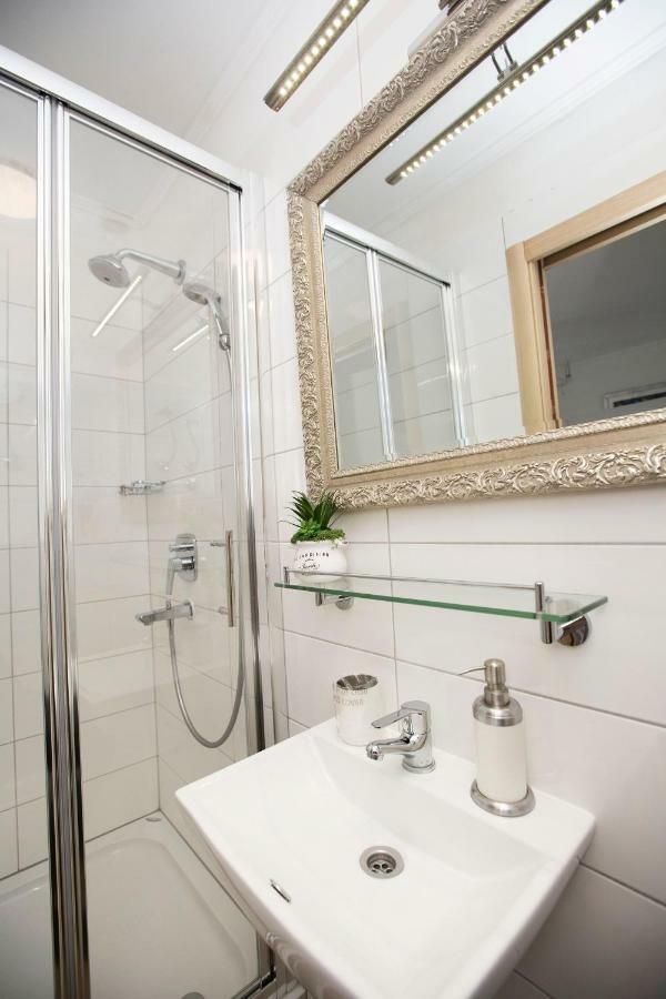 Guest House Paradise Split Bagian luar foto